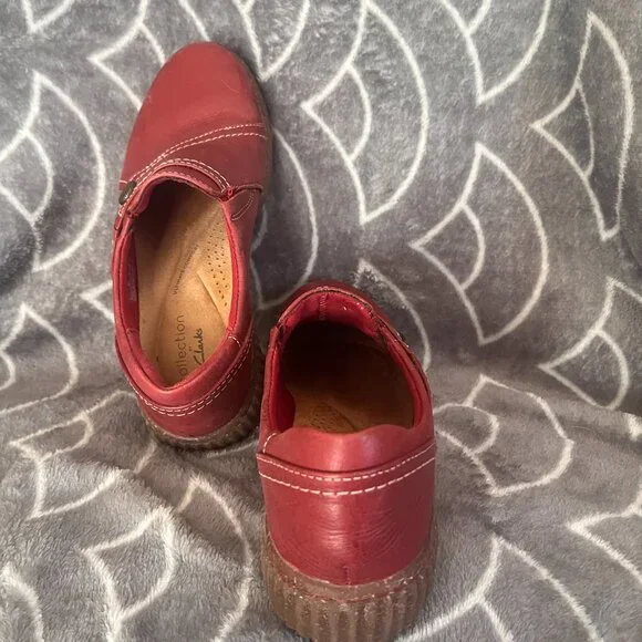 Clarks Caroline Pearl Red Leather Loafer - Size 6.5 - Picture 5 of 6